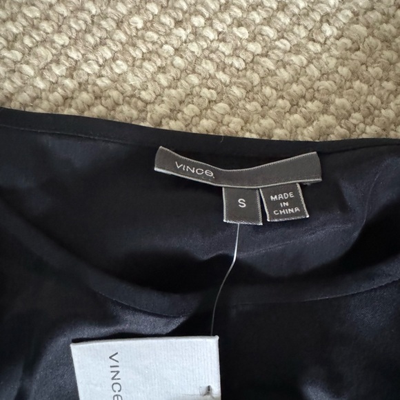 Navy silk Vince top. Size small - Picture 2 of 2